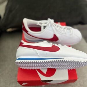 Nike Cortez varsity red. Size 4y new